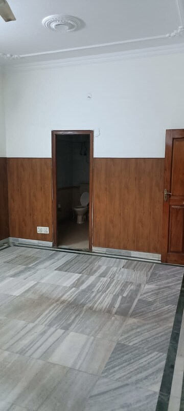 Bedroom in 2 BHK Builder Floor at Sector 15 – for Rent