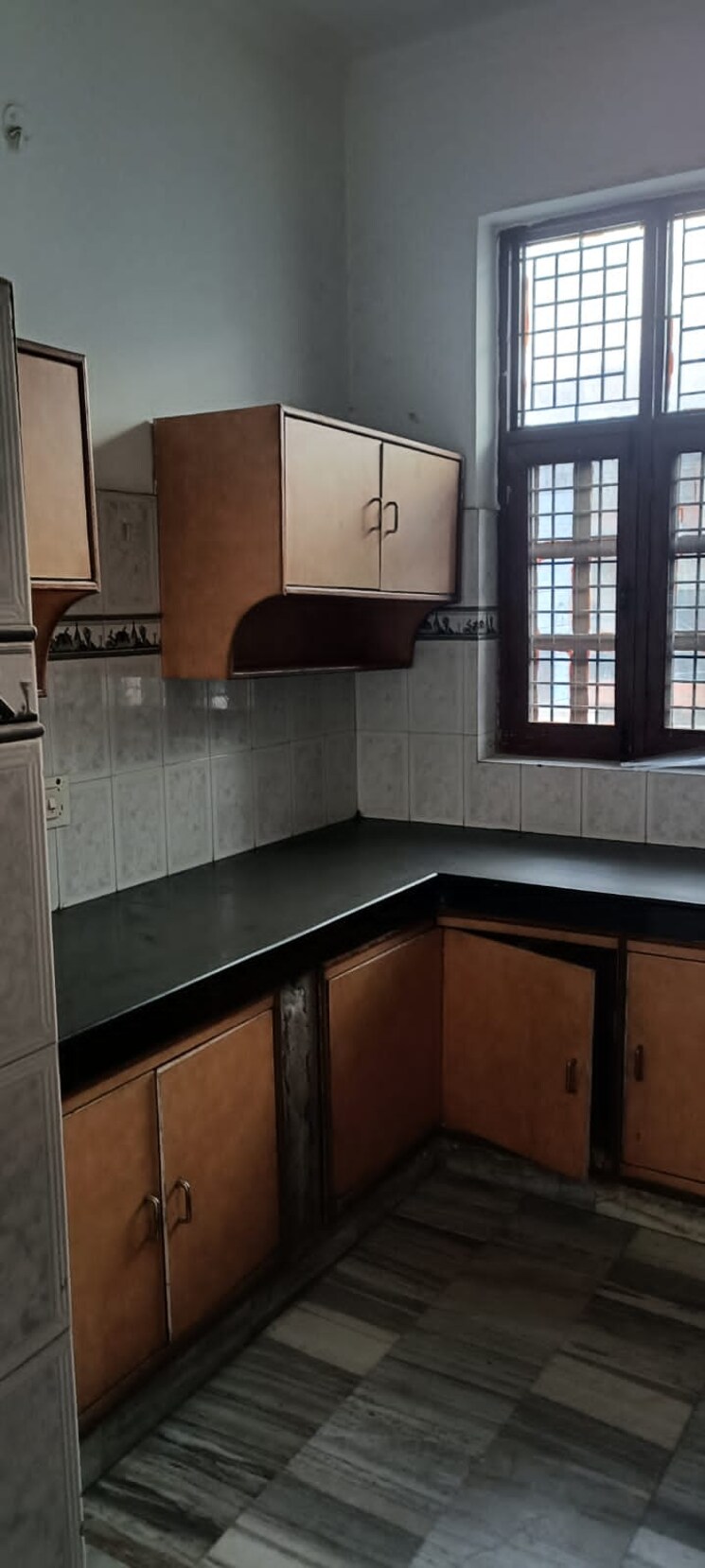 Kitchen, sector 15 2 Bedroom 1950 Sq.Ft. Builder Floor In Sector 15 Gurgaon 9628573