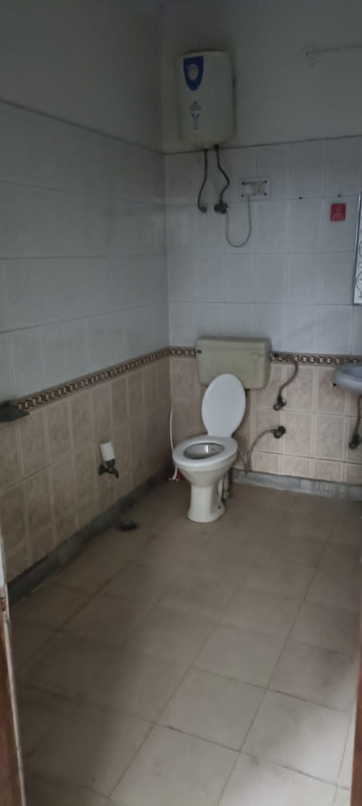 Bathroom, sector 15 2 Bedroom 1950 Sq.Ft. Builder Floor In Sector 15 Gurgaon 9628573