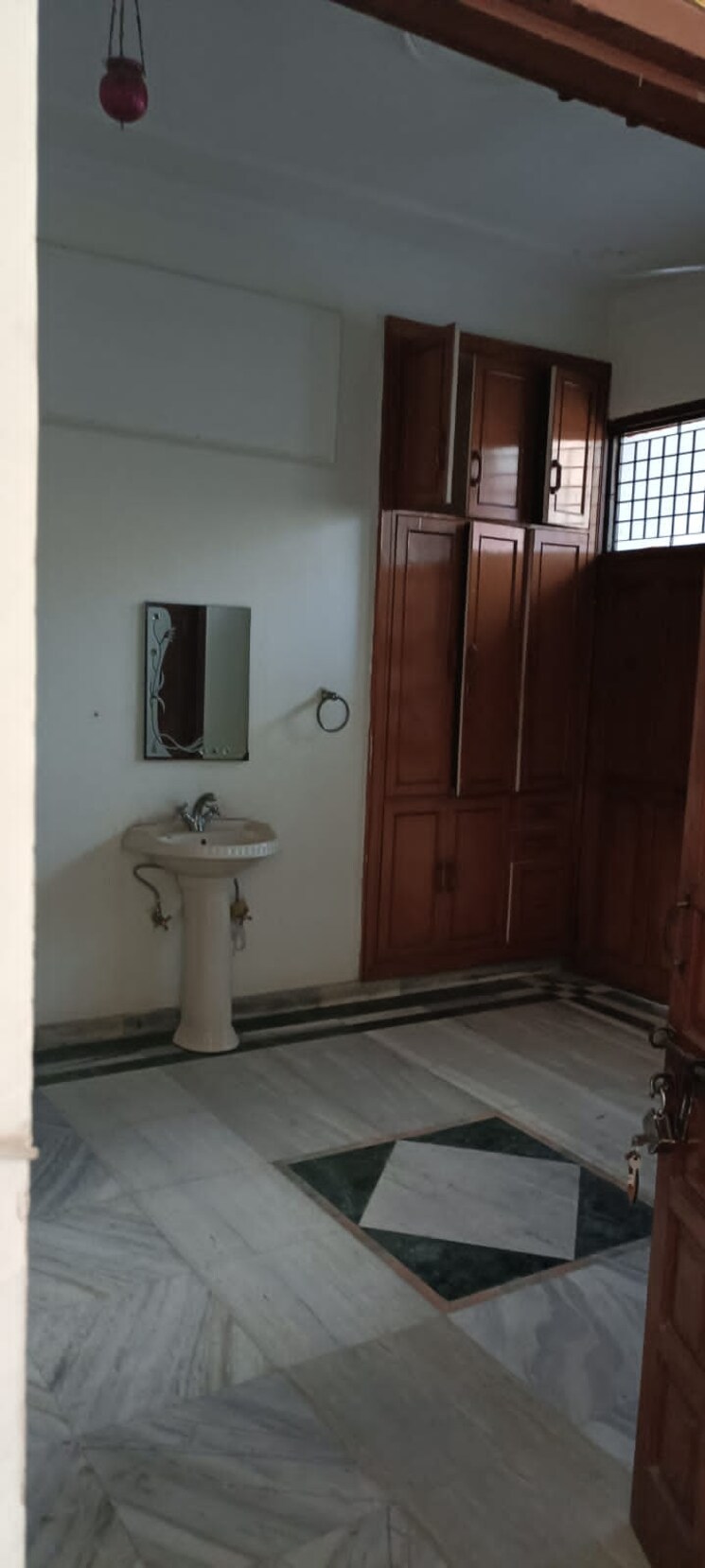 undefined, sector 15 2 Bedroom 1950 Sq.Ft. Builder Floor In Sector 15 Gurgaon 9628573