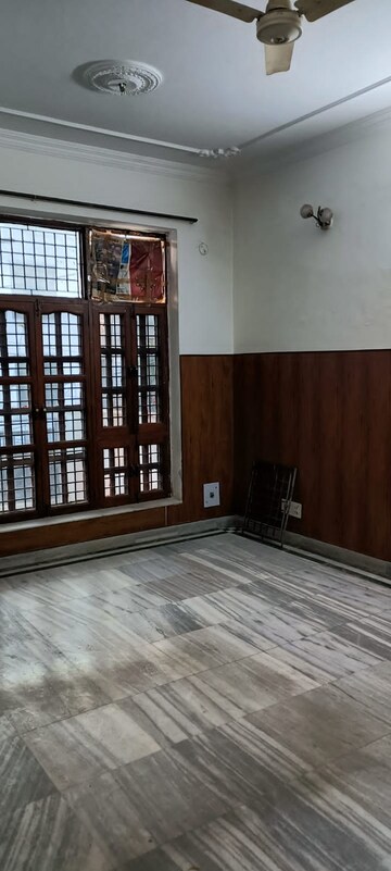 2 BHK Builder Floor For Rent in Sector 15