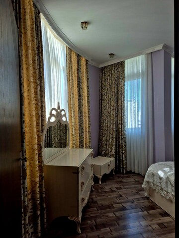 Living Room in 4 BHK Apartment at Unitech Residency Greens, Sector 46 – for Rent