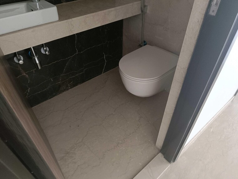 Bathroom, lodha-the-park 3 Bedroom 1111 Sq.Ft. Apartment In Worli Mumbai 9628454