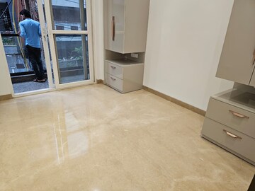 Room in 3 BHK Builder Floor at Sector 46 – for Rent