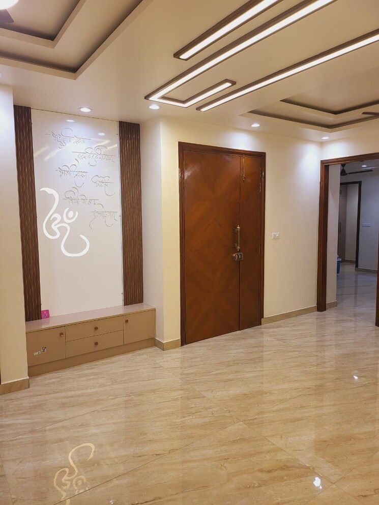 Room, bptp-district-3 3 Bedroom 180 Sq.Yd. Builder Floor In Sector 85 Faridabad 9598977