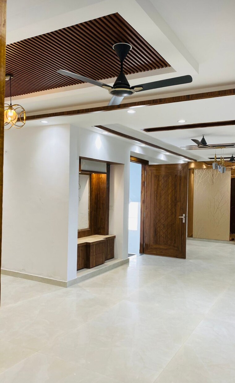 Bedroom, bptp-district-3 3 Bedroom 180 Sq.Yd. Builder Floor In Sector 85 Faridabad 9598977