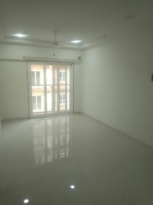 Room in 2 BHK Apartment at Swapnlok CHS, Malad East – for Sale
