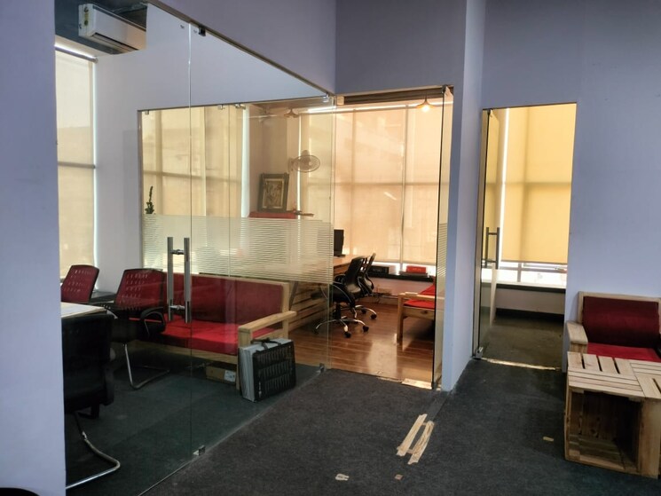 Living Room, sector 4 Commercial Office Space 2800 Sq.Ft. In Sector 4 Noida 9628605