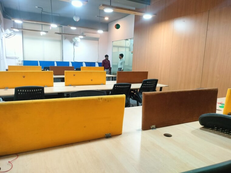 Team Area, sector 4 Commercial Office Space 2800 Sq.Ft. In Sector 4 Noida 9628605