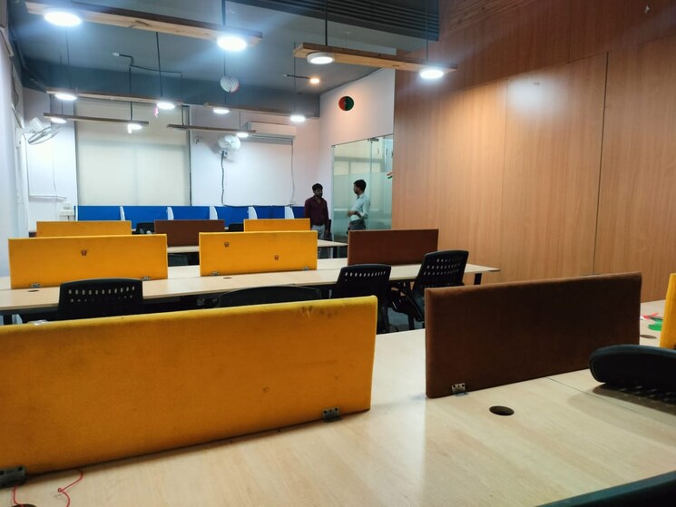 Team Area, sector 4 Commercial Office Space 2800 Sq.Ft. In Sector 4 Noida 9628605