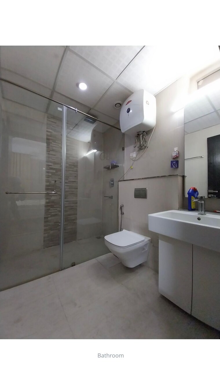 Attached Bathroom, mahagun-moderne 3 Bedroom 2120 Sq.Ft. Apartment In Sector 78 Noida 9628677
