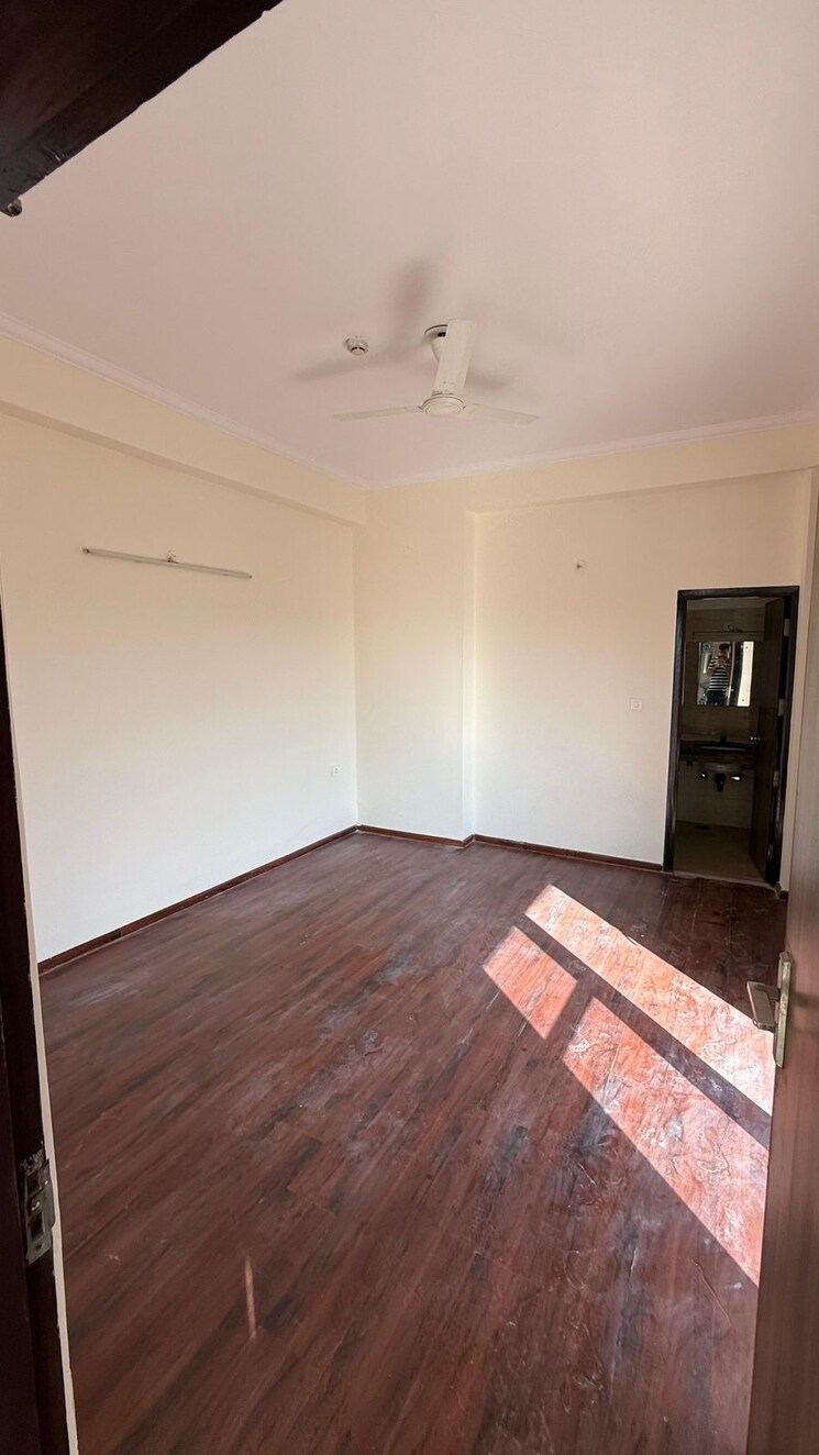 Bedroom, mahagun-moderne 3 Bedroom 2120 Sq.Ft. Apartment In Sector 78 Noida 9628677