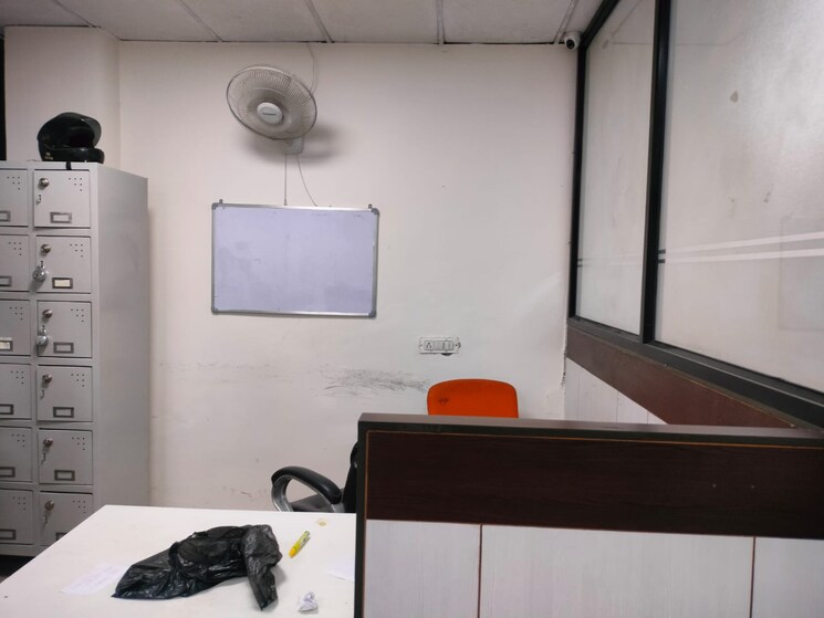 Team Area, sector 3 Commercial Office Space 1200 Sq.Ft. In Sector 3 Noida 9628691