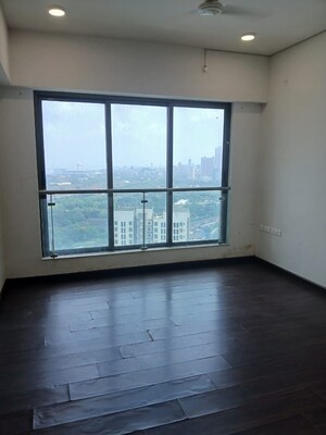 Room in 3.5 BHK Apartment at Celestia Spaces, Parel – for Rent