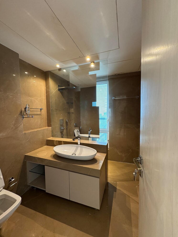 Team Area, k-raheja-vivarea 3 Bedroom 2070 Sq.Ft. Apartment In Mahalaxmi Mumbai 9628768