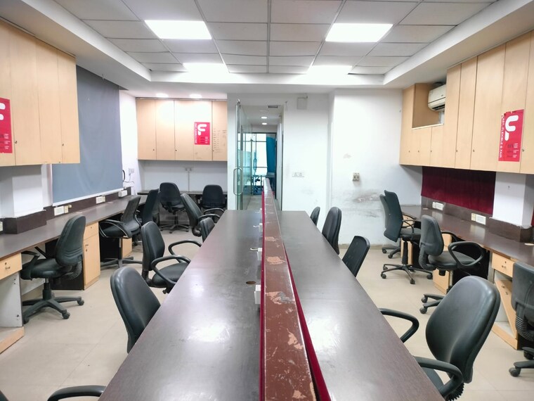 Team Area, sector 2 Commercial Office Space 2500 Sq.Ft. In Sector 2 Noida 9628787