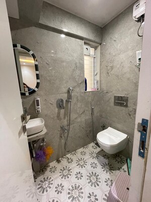 Bathroom in 6+ BHK Builder Floor at Sector 46 – for Rent