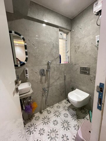 Bathroom in 6+ BHK Builder Floor at Sector 46 – for Rent