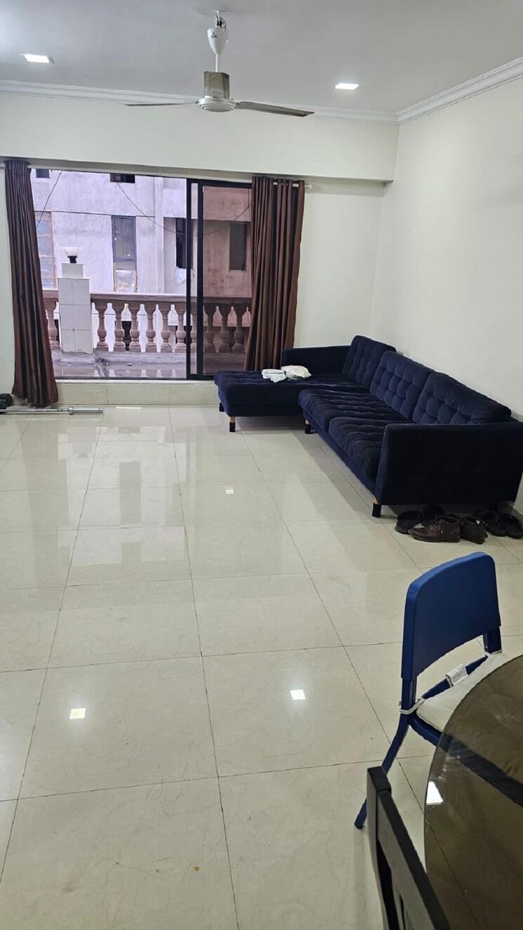 Room, bandra west 2 Bedroom 700 Sq.Ft. Apartment In Bandra West Mumbai 9628970