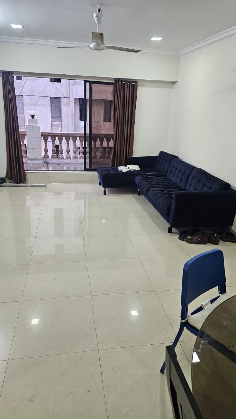 Room, bandra west 2 Bedroom 700 Sq.Ft. Apartment In Bandra West Mumbai 9628970