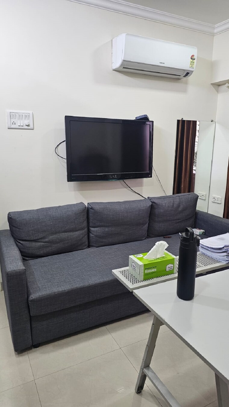 Living Room, bandra west 2 Bedroom 700 Sq.Ft. Apartment In Bandra West Mumbai 9628970