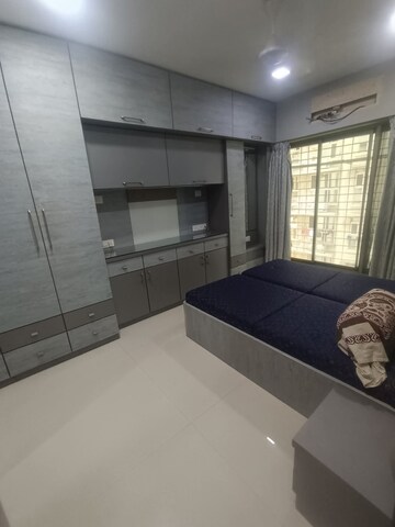 Room in 2 BHK Apartment at Andheri West – for Rent