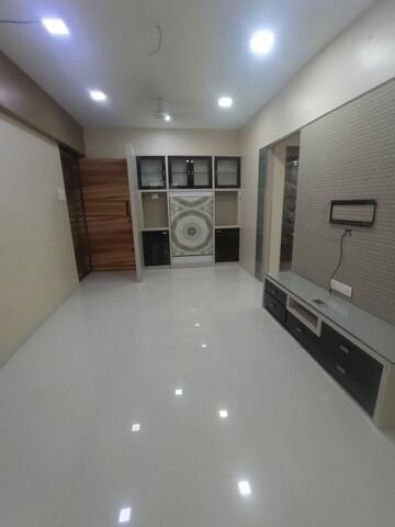 Room in 2 BHK Apartment at Andheri West – for Rent