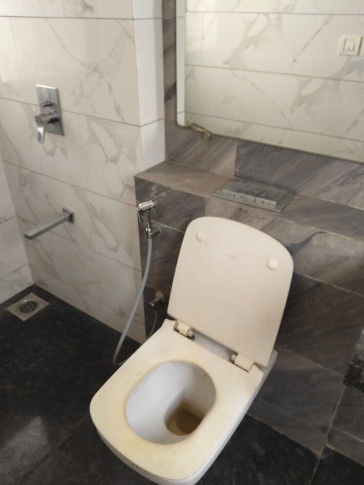 Bathroom, kalpataru-parkcity 2 Bedroom 450 Sq.Ft. Apartment In Kolshet Road Thane 9629044