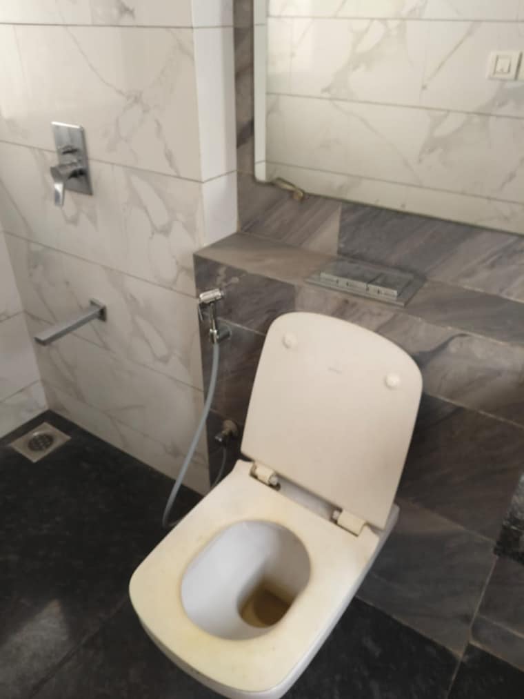 Bathroom, kalpataru-parkcity 2 Bedroom 450 Sq.Ft. Apartment In Kolshet Road Thane 9629044