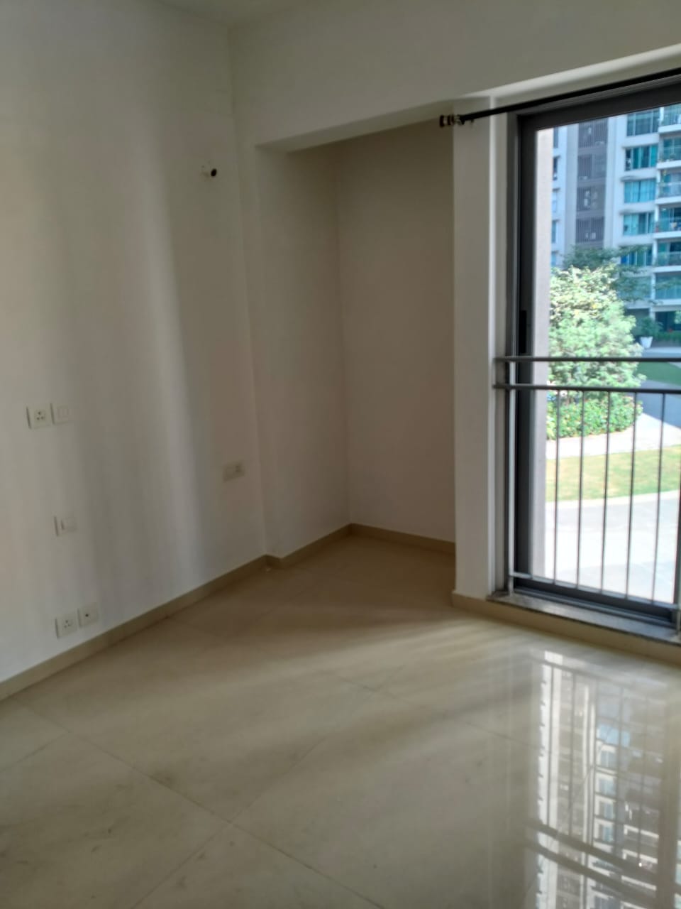 2 BHK 450 Sq.Ft. Apartment in Kalpataru Parkcity
