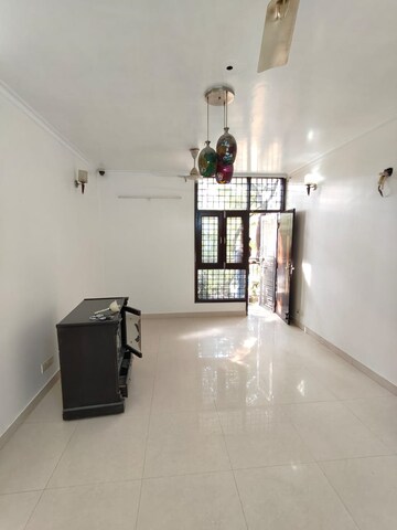 Room in 1 BHK Apartment at Vasant Kunj – for Sale