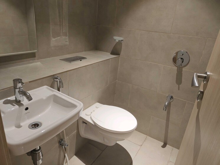 Bathroom, rustomjee-crown 4 Bedroom 2340 Sq.Ft. Apartment In Prabhadevi Mumbai 9629065