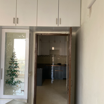 Room in 2 BHK Apartment at Signature Global Orchard Avenue, Sector 93 – for Rent