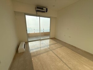 Room in 4 BHK Apartment at Lokhandwala Minerva Mahalaxmi, Mahalaxmi – for Sale