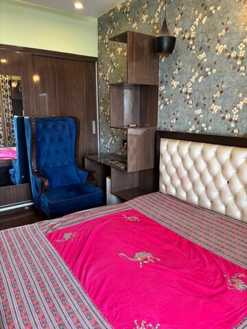 3.5 BHK Apartment For Rent in Emaar MGF The Palm Drive Studios, Sector 66