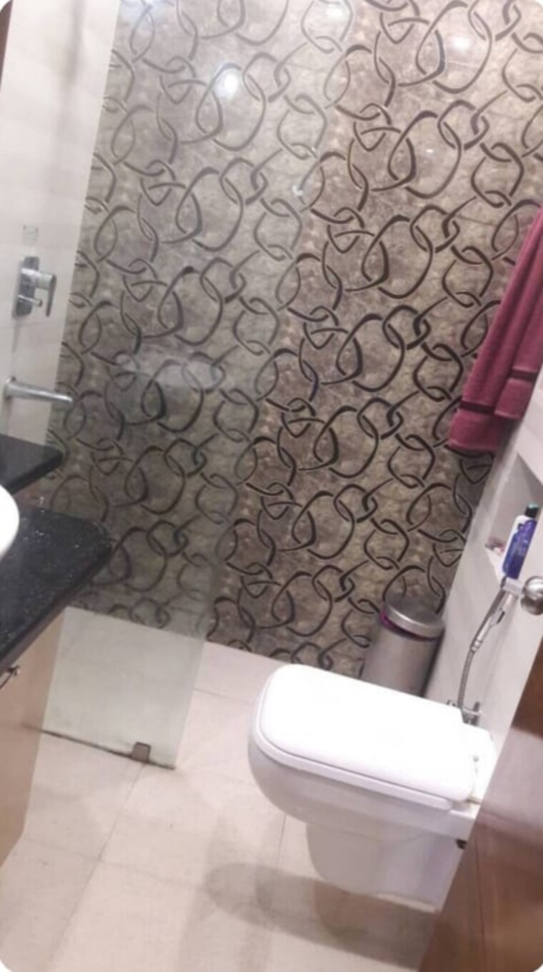 Bathroom, greater kailash 2 Bedroom 900 Sq.Ft. Builder Floor In Greater Kailash Delhi 9629287