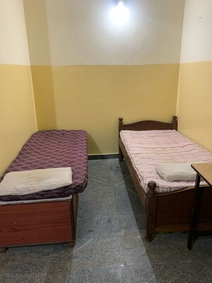  Pg For Rent in Cox Town