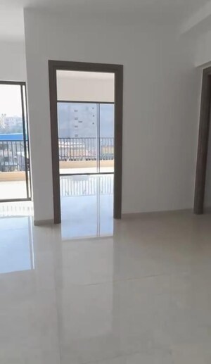 Room in 3 BHK Apartment at Arihant One, Sector 1 Greater Noida – for Sale