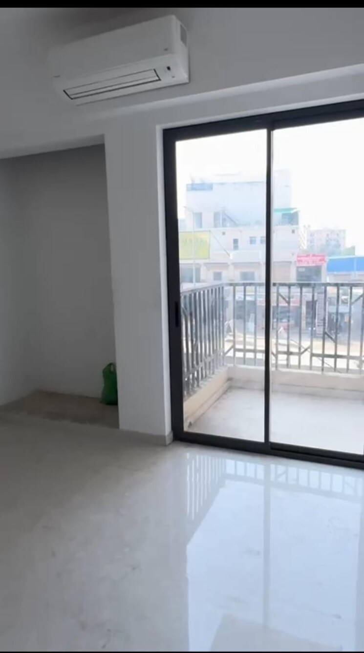 Room, arihant-one 3 Bedroom 1760 Sq.Ft. Apartment In Sector 1 Greater Noida Greater Noida 9630009