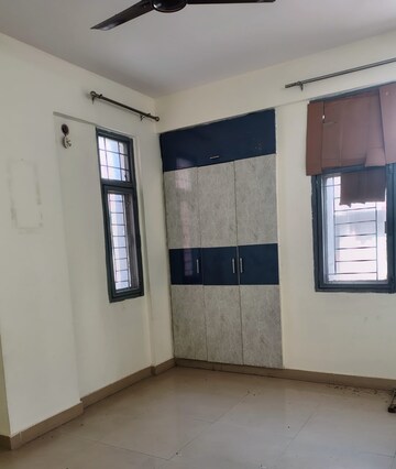 Room in 2 BHK Apartment at Vasant Kunj – for Rent