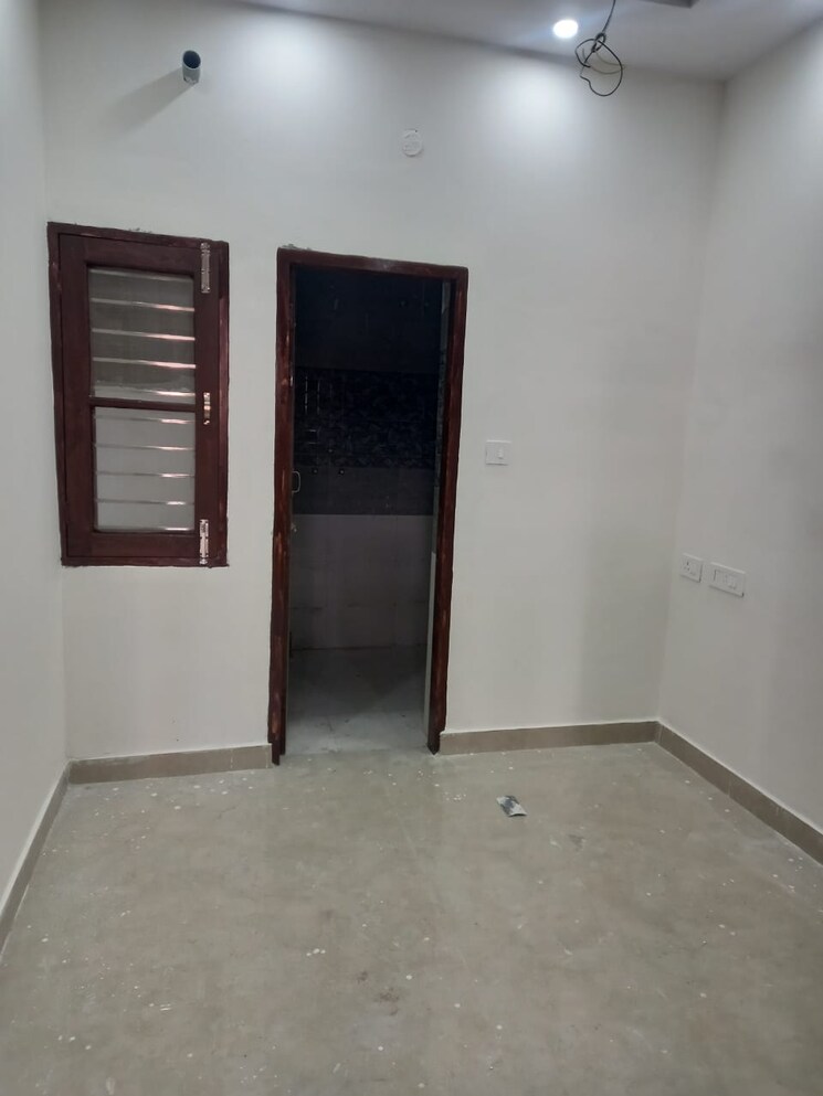 Room, sector 115 2 Bedroom 630 Sq.Ft. Builder Floor In Sector 115 Mohali 9629521