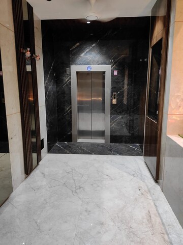 Room in 3 BHK Apartment at Radha Vishweshwar Apartment, Kandivali West – for Sale