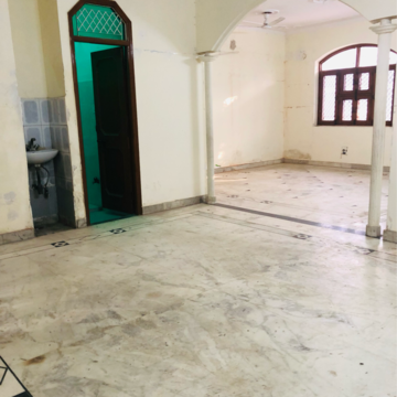 Building Lobby in 3.5 BHK Villa at Sector 23 – for Rent