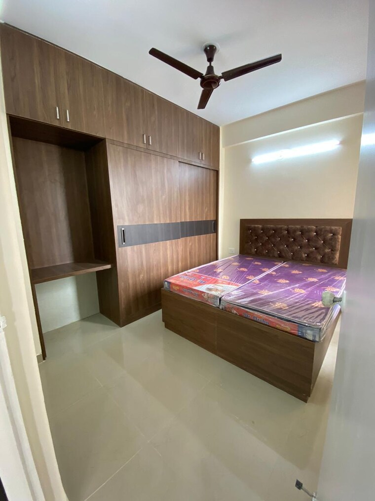 Bedroom, shree-vardhman-green-court 2 Bedroom 636 Sq.Ft. Apartment In Sector 90 Gurgaon 9629518