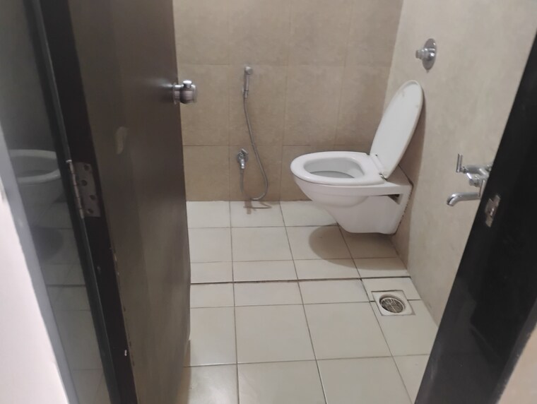 Bathroom, paranjape-schemes-madhukosh 1 Bedroom 600 Sq.Ft. Apartment In Dhayari Pune 9629546