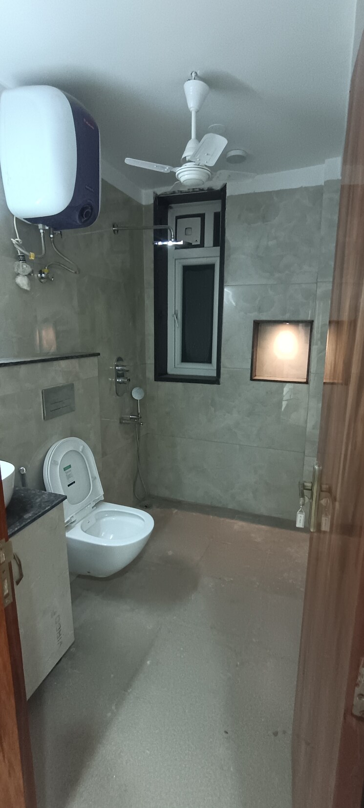 Bathroom, vasant kunj 3 Bedroom 1800 Sq.Ft. Apartment In Vasant Kunj Delhi 9629576