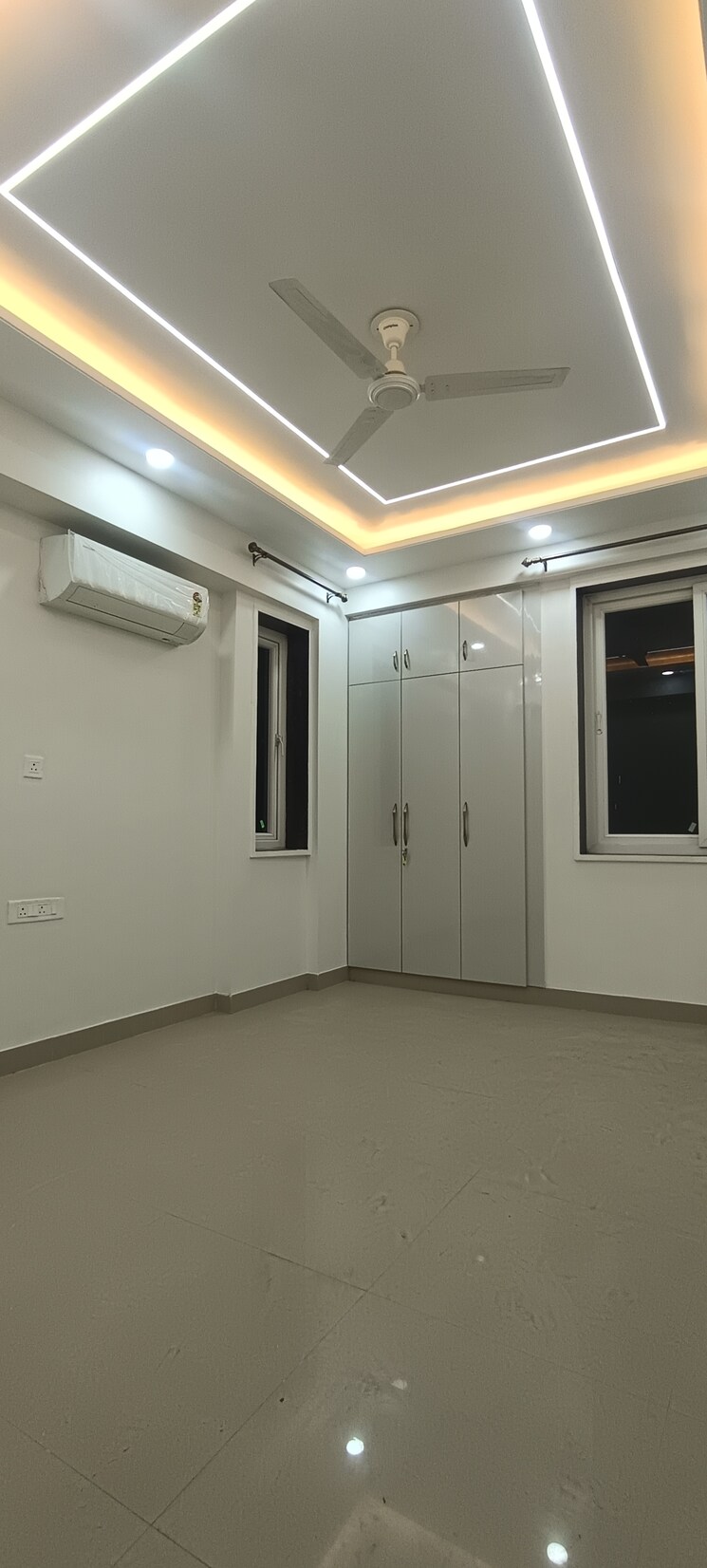 Room, vasant kunj 3 Bedroom 1800 Sq.Ft. Apartment In Vasant Kunj Delhi 9629576