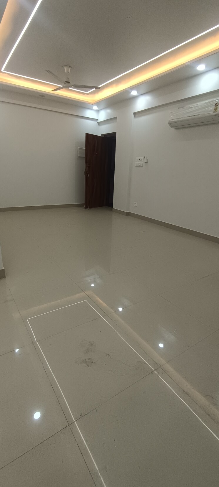 Room, vasant kunj 3 Bedroom 1800 Sq.Ft. Apartment In Vasant Kunj Delhi 9629576