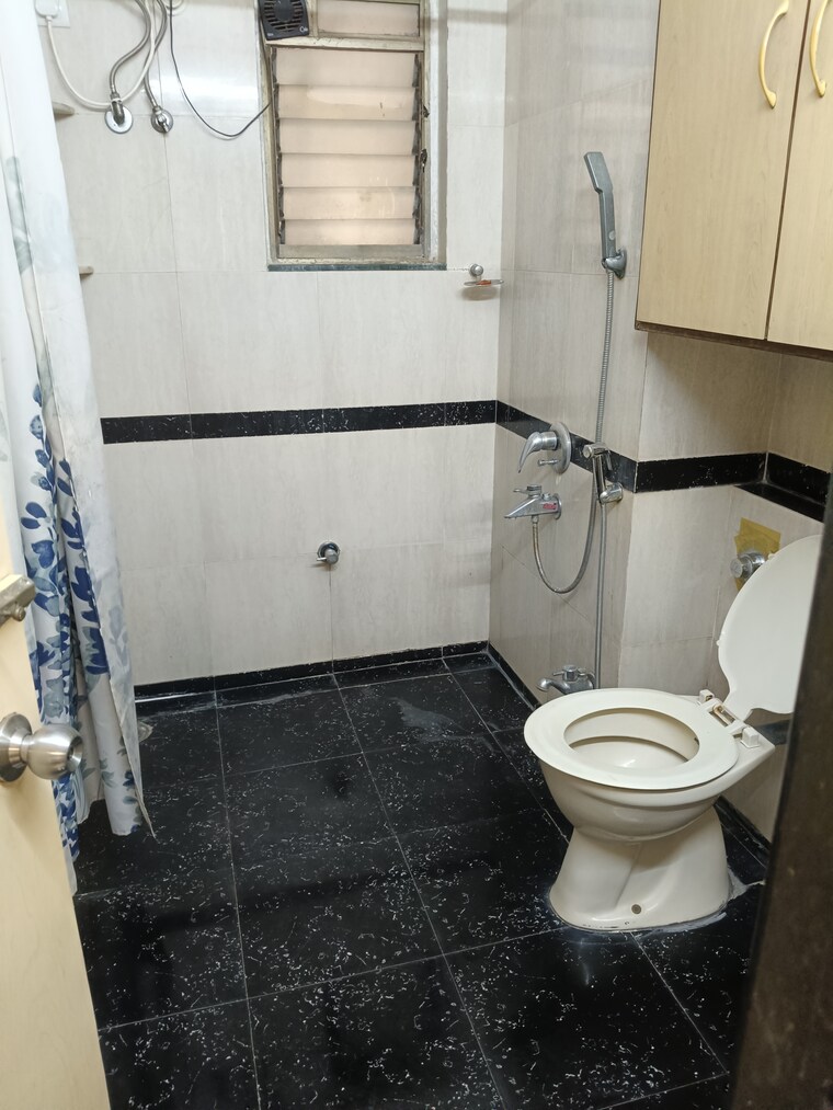 Bathroom, akruti-nova-a-wing-chs-ltd 2 Bedroom 1120 Sq.Ft. Apartment In Andheri East Mumbai 9629560