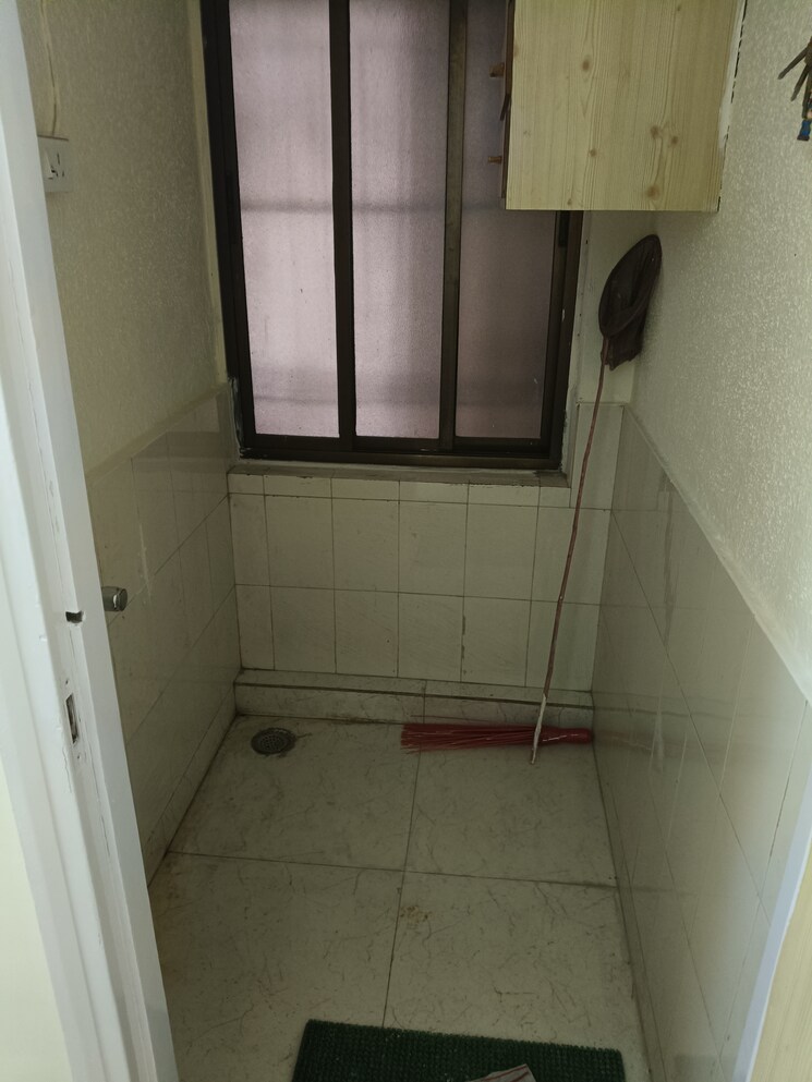 Bathroom, akruti-nova-a-wing-chs-ltd 2 Bedroom 1120 Sq.Ft. Apartment In Andheri East Mumbai 9629560